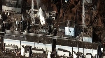 Luftaufnahme des zerstörten Atomkraftwerks Fukushima