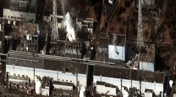 Luftaufnahme des zerstörten Atomkraftwerks Fukushima